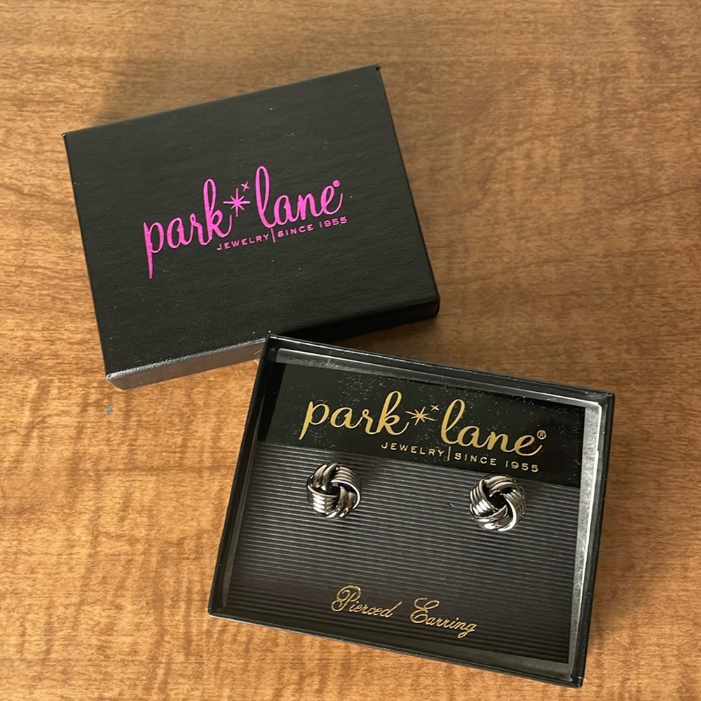 NIB Black Knot Stud Earrings by Park Lane Jewelry